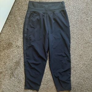 Athleta Nolita Slim Tapered Crop Pant, Size 6